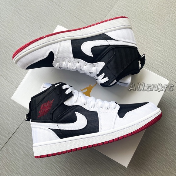 Air Jordan 1 Mid Women’s Panda UTL - Picture 7 of 7